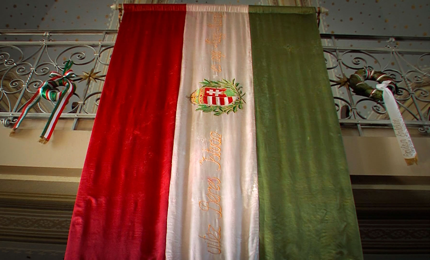 Tiszasalamoni nemzeti zászló